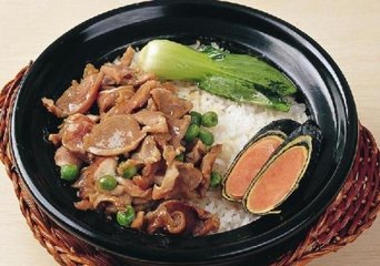 正宗煲仔饭培训 煲仔饭的培训过程:  鱼香肉丝煲仔饭 ,干椒辣子鸡煲仔