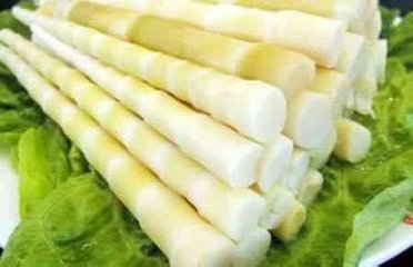 竹笋中多种维生素和胡萝卜素的含量是大白菜的2倍多