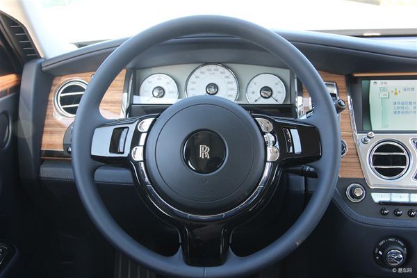 方向盘一个z是什么车标志 方向盘r标志是什么车