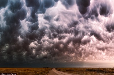 Tornado and thunderstorm no match for US pho Tornado and thunderstorm no match for US pho