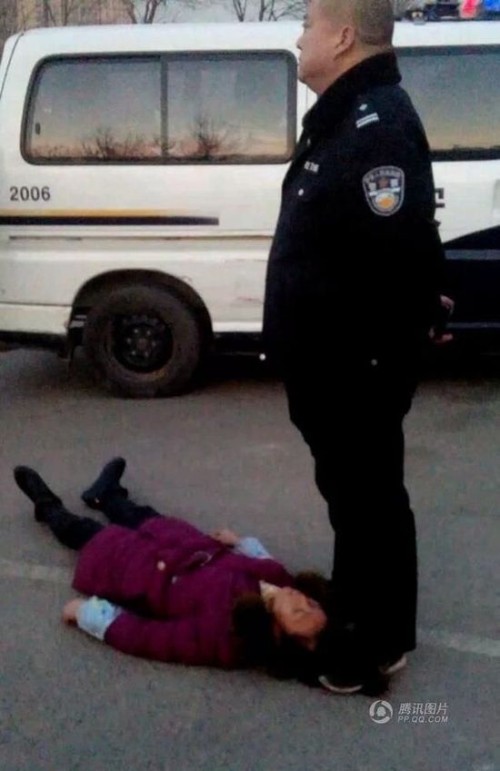 我被二十多人无辜殴打 去派出所只录了口供现在都过去四五天了 警察还