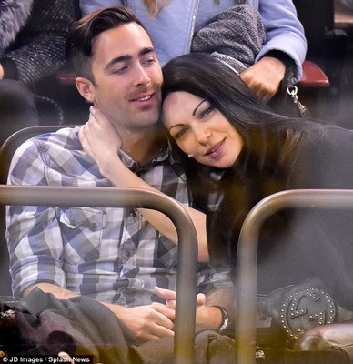 ies up with mystery man at New York Rangers h ies up with mystery man at New York Rangers h