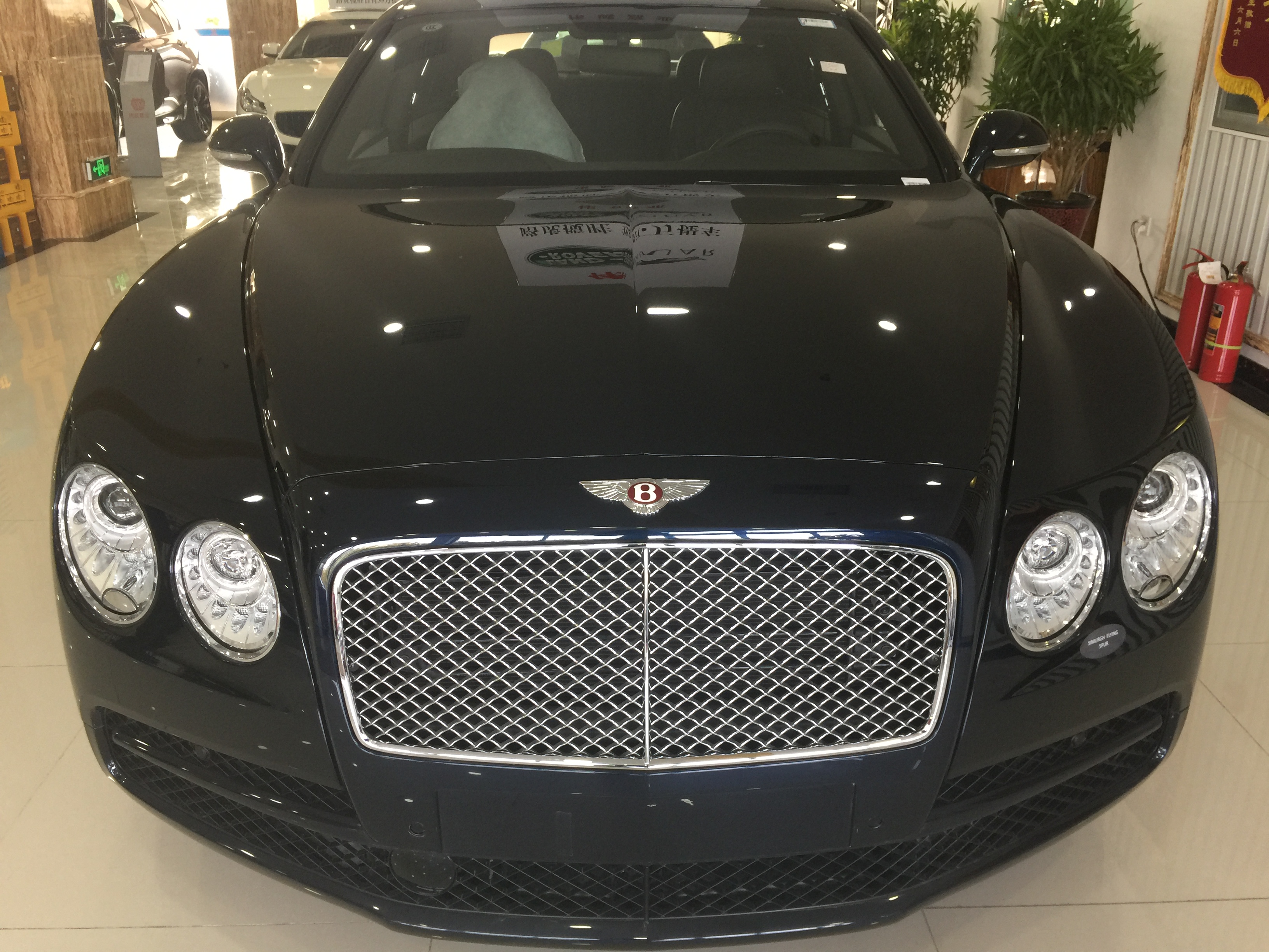 宾利两厢车报价  轻奢男士网 汽车 ></p></a> 正文    宾利汽车(bentley