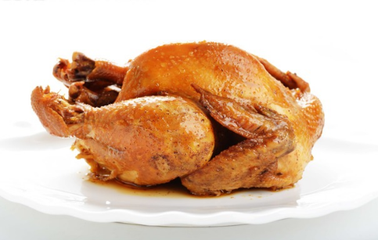 香酥童子鸡是一道色,香,味,型俱全的特色油炸风味小吃,以重庆风味的